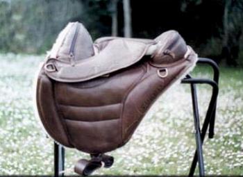 Tuend Treeless Saddles